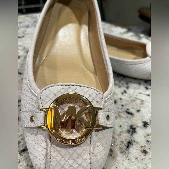 Michael Kors Snake-embossed Driving Mocassins, size 8 - Picture 7 of 9